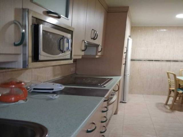 Piso en Venta en Calle San Vicente en San Antón