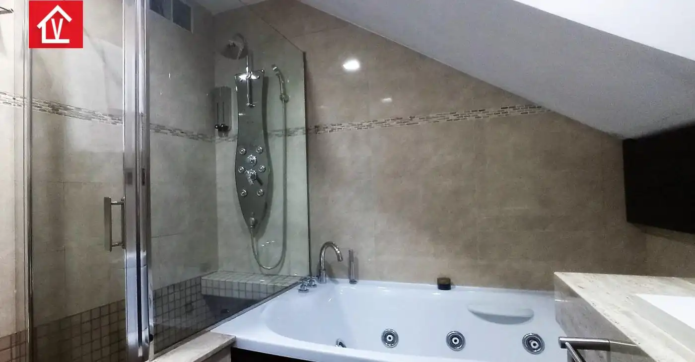 Baño de Casa o chalet en venta en Barberà del Vallès con Aire acondicionado, Calefacción y Terraza