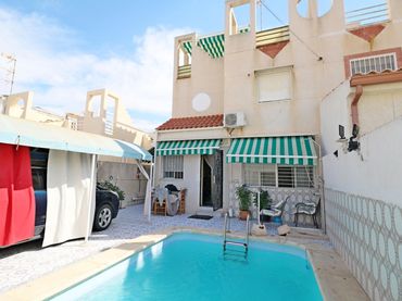 Maisonette mit Pool zum Verkauf in Calle Calle Águilas
