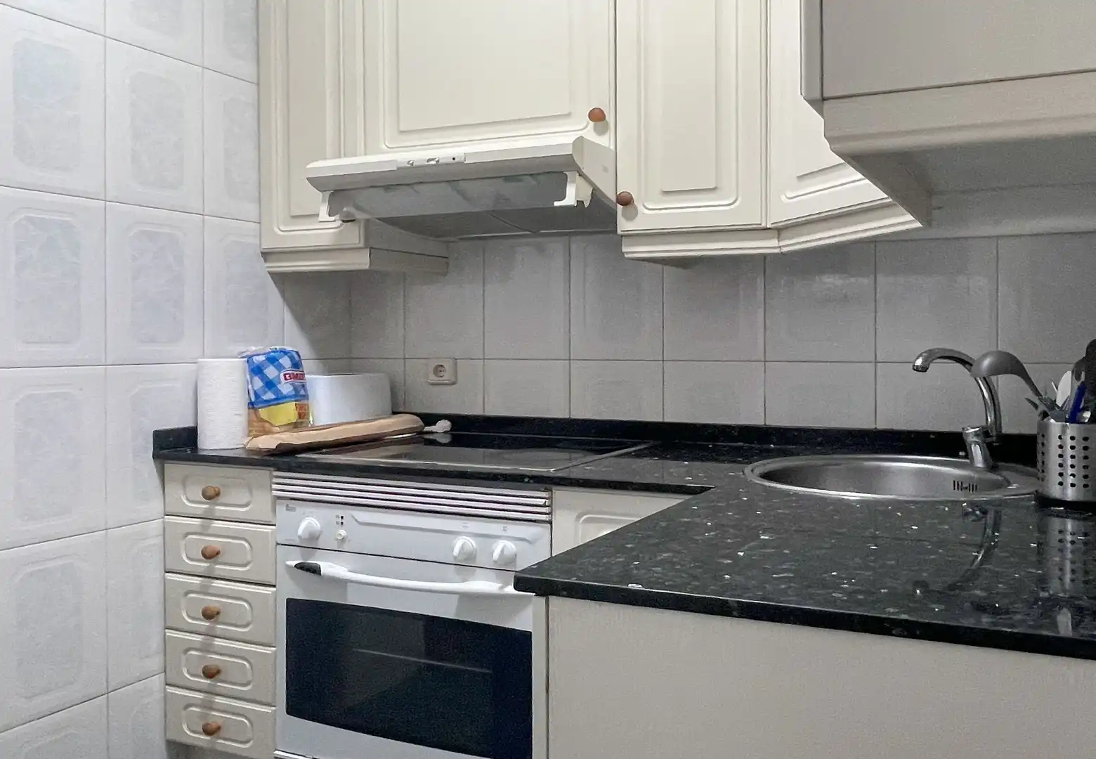 Kitchen of Flat for rent in Sant Boi de Llobregat  with Air Conditioner and Heating