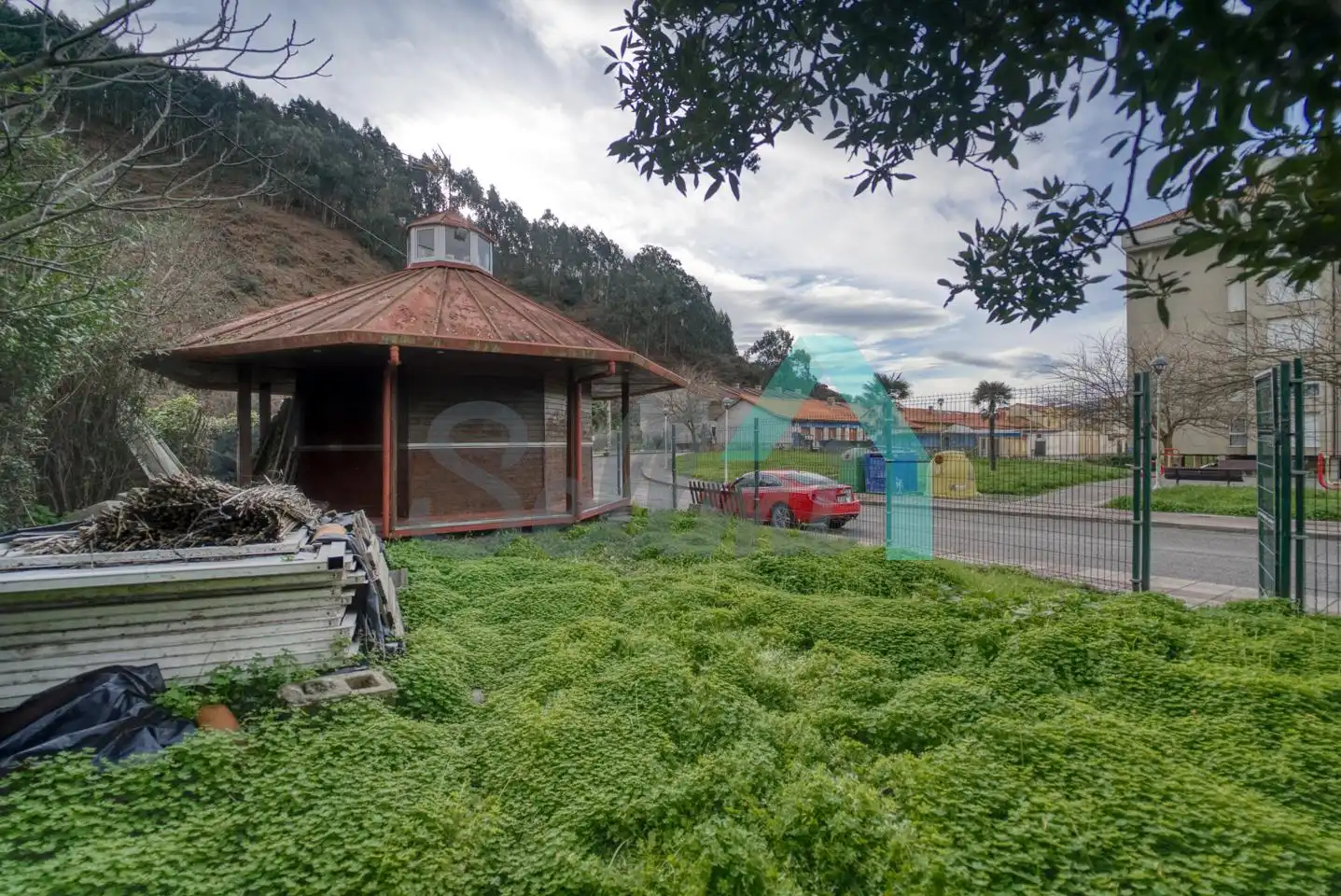 Vista exterior de Casa o xalet en venda en Soto del Barco amb Jardí privat