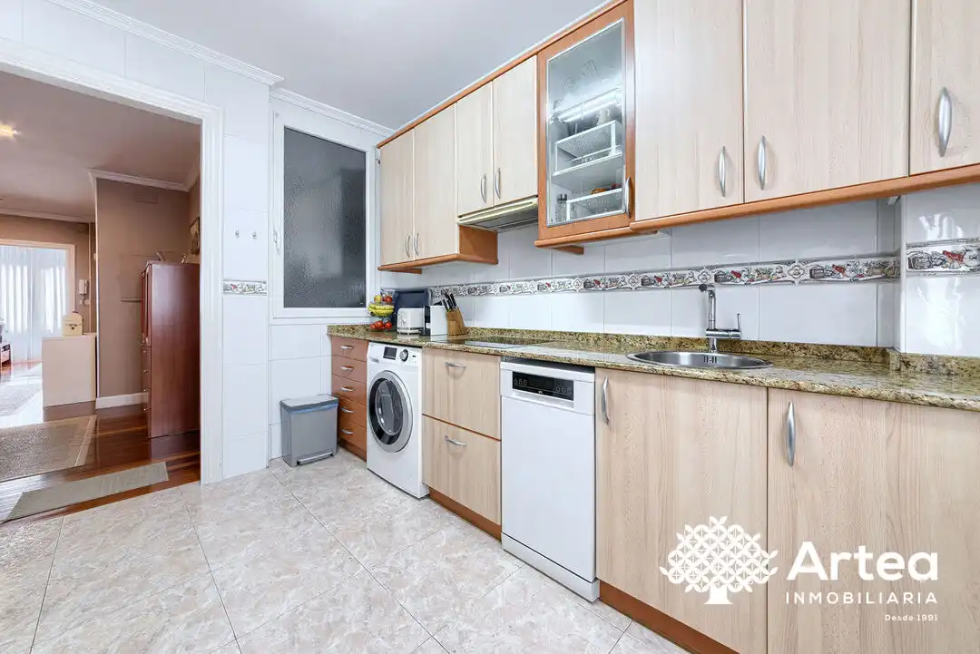 Kitchen of Flat for sale in Portugalete  with Heating and Balcony