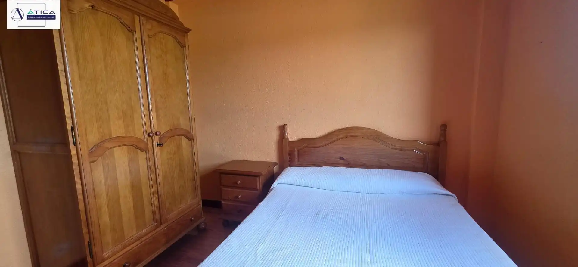 Habitación de Finca rústica en venta en Bárcena de Cicero con Jardín privado y Amueblado