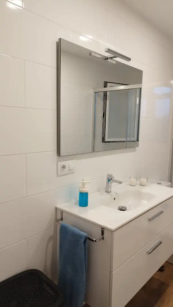 Bathroom of Flat for rent in Santiago de Compostela   with Furnished