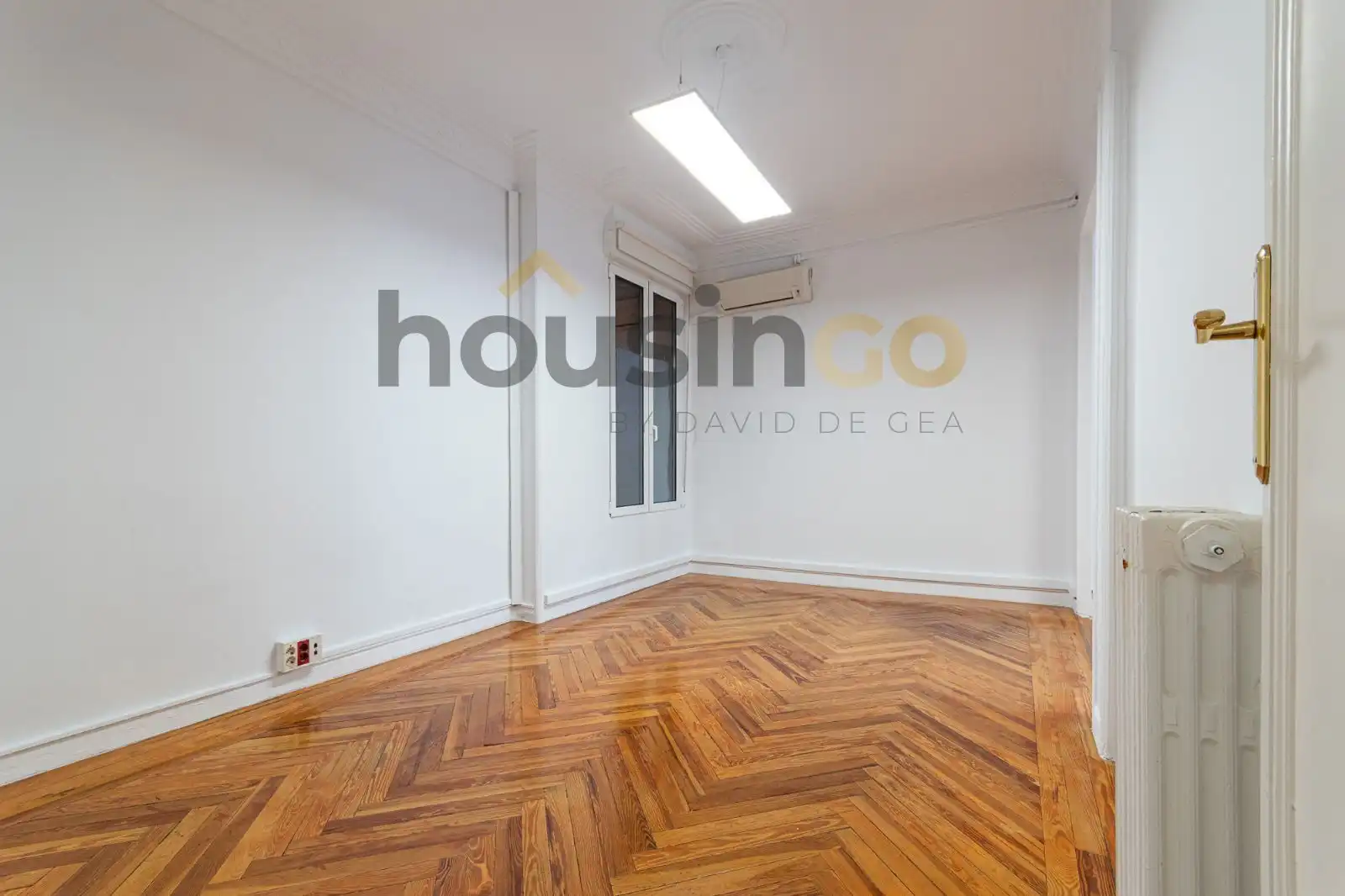 Living room of Office for rent in Madrid  with Air Conditioner, Heating and Balcony