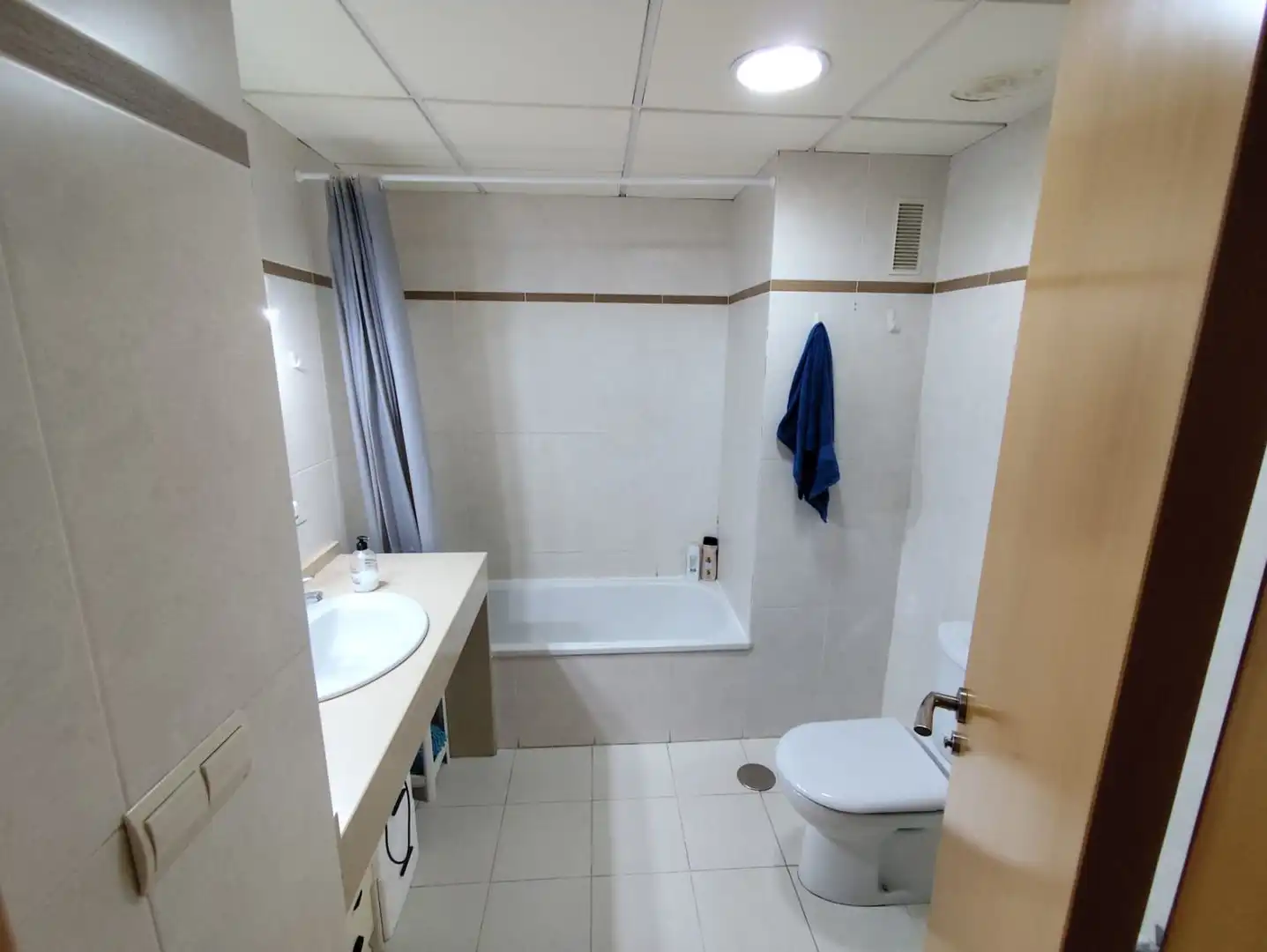 Bathroom of Flat for sale in Castellón de la Plana / Castelló de la Plana  with Air Conditioner, Heating and Parquet flooring