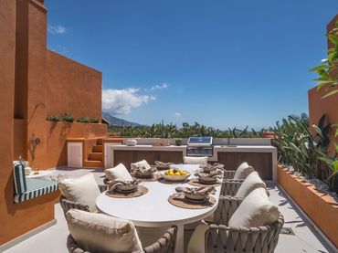 Duplex con piscina in vendita a Nueva Andalucía