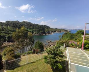 Jardí de Casa o xalet de lloguer en Oleiros amb Piscina