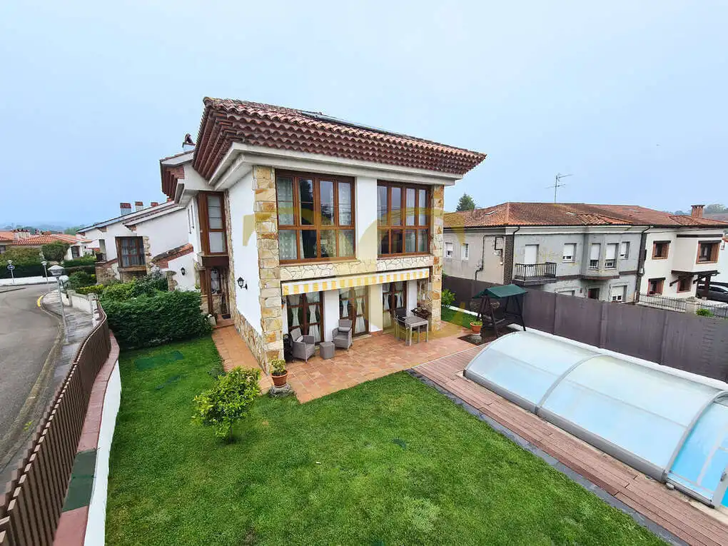 Vista exterior de Casa o chalet en venta en Noreña con Calefacción, Jardín privado y Terraza