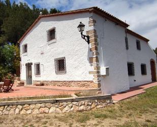 Vista exterior de Finca rústica en venda en El Catllar  amb Calefacció, Jardí privat i Piscina