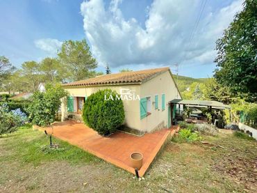 Casa amb jardí en venda a Olivella