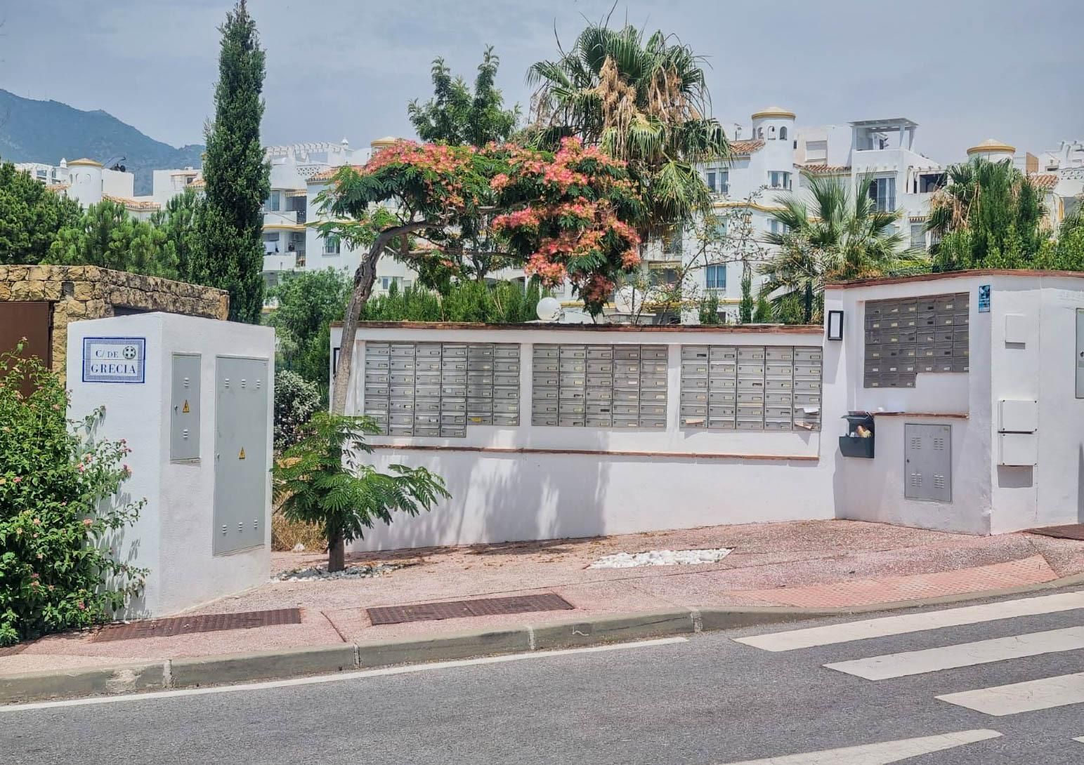 Vista exterior de Garatge en venda en Benalmádena