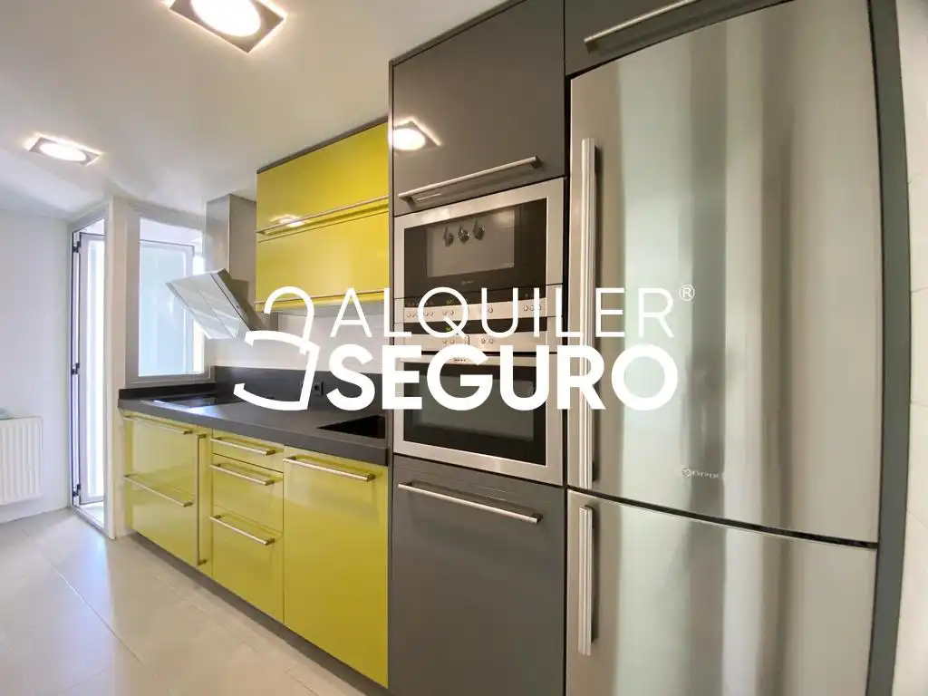 Kitchen of Flat for rent in Madrid  with Air Conditioner, Heating and Terrace