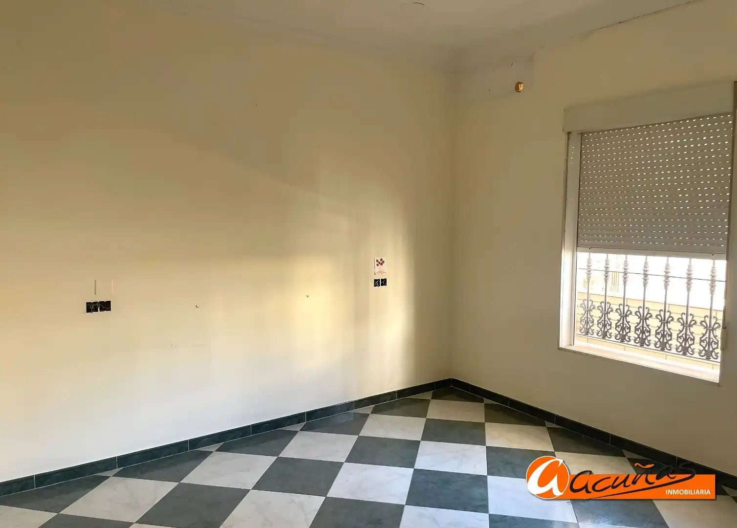 Casa adosada en venta en Gilena con Terraza y Trastero