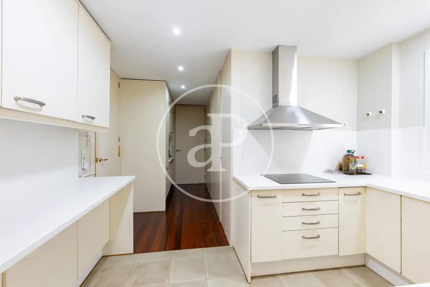 Cocina de Piso en venta en Barcelona con Aire acondicionado y Calefacción