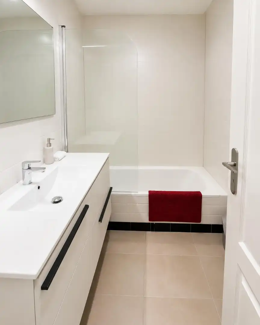 Baño de Piso en venta en Manilva con Aire acondicionado, Calefacción y Terraza