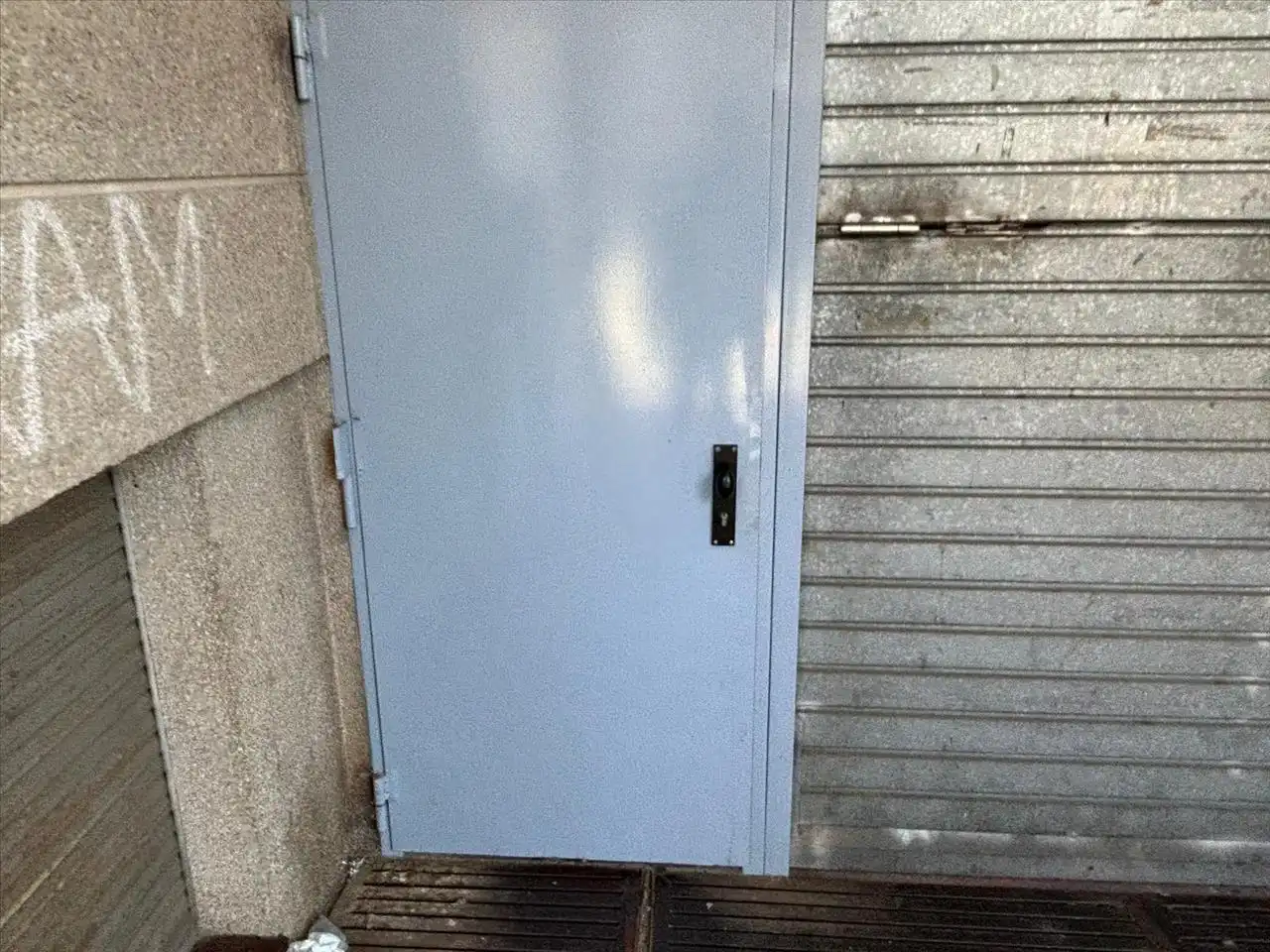 Außenansicht von Garage zum Verkauf in Rubí