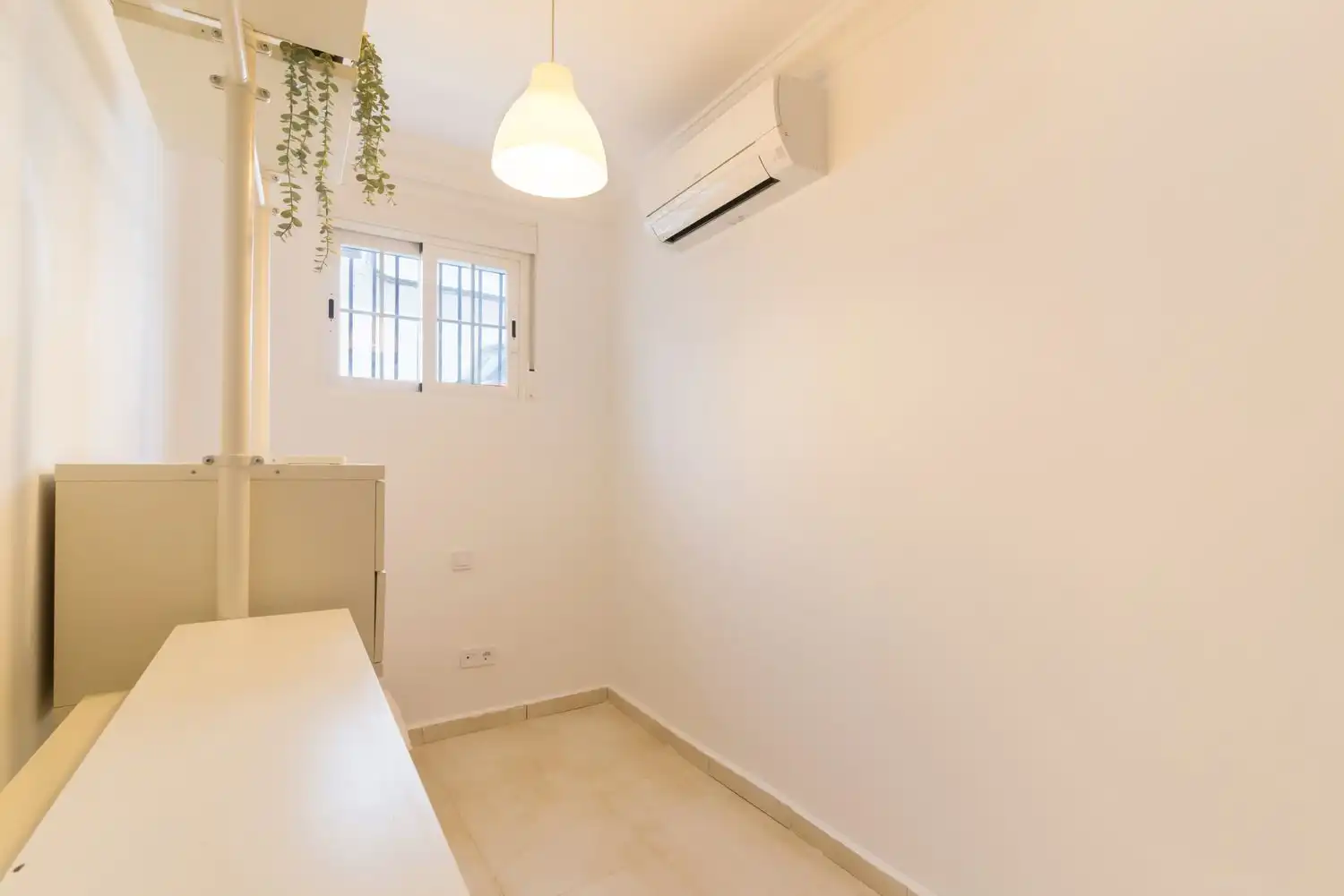 Habitación de Dúplex en venta en Carabanchel