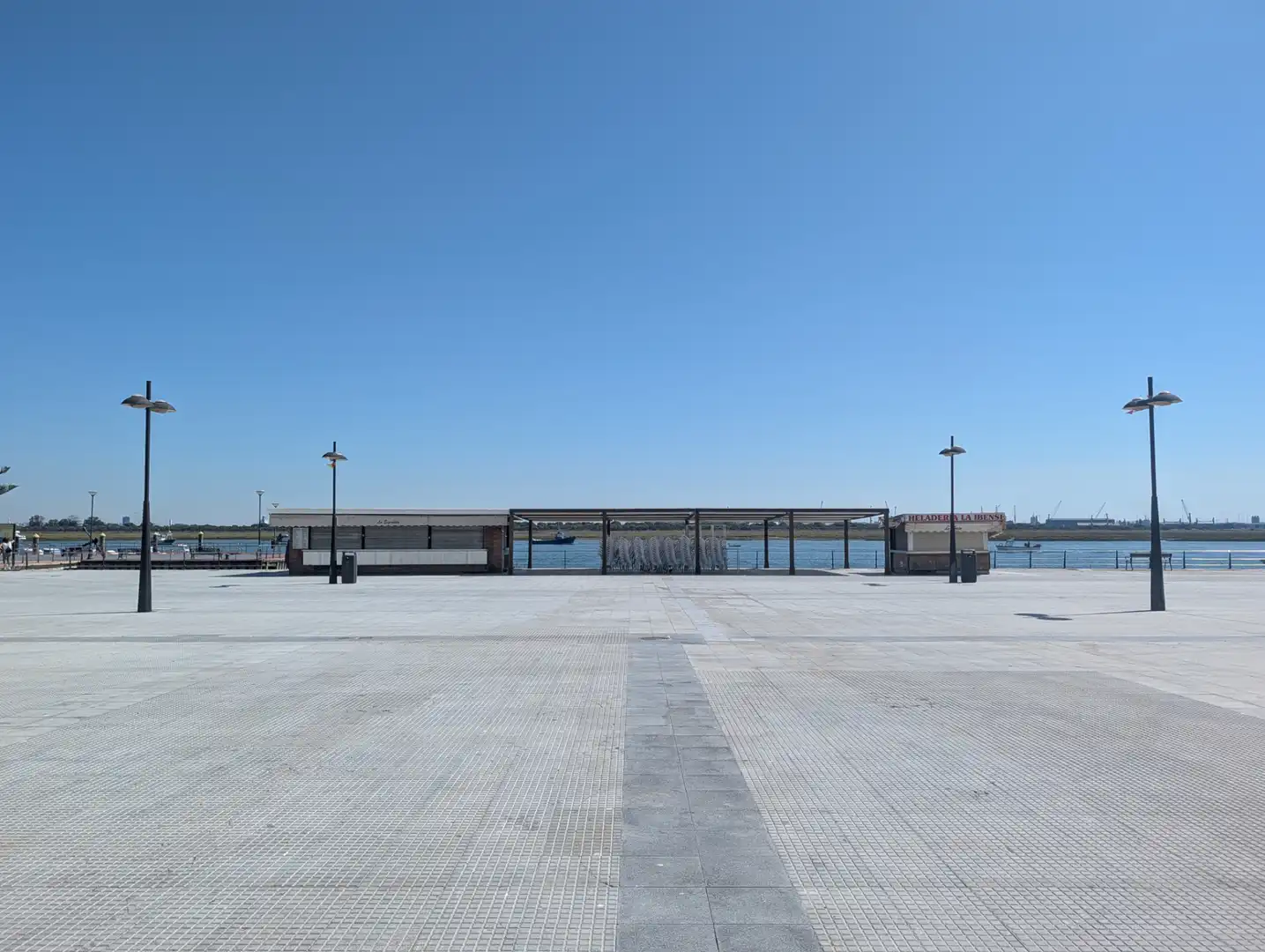 Vista exterior de Piso en venta en Punta Umbría con Terraza, Amueblado y Horno