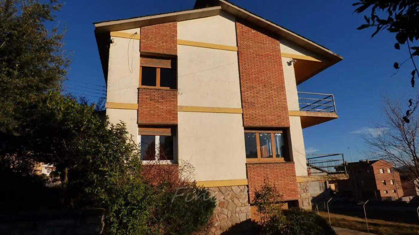 Vista exterior de Casa o xalet en venda en Moià amb Calefacció, Terrassa i Traster
