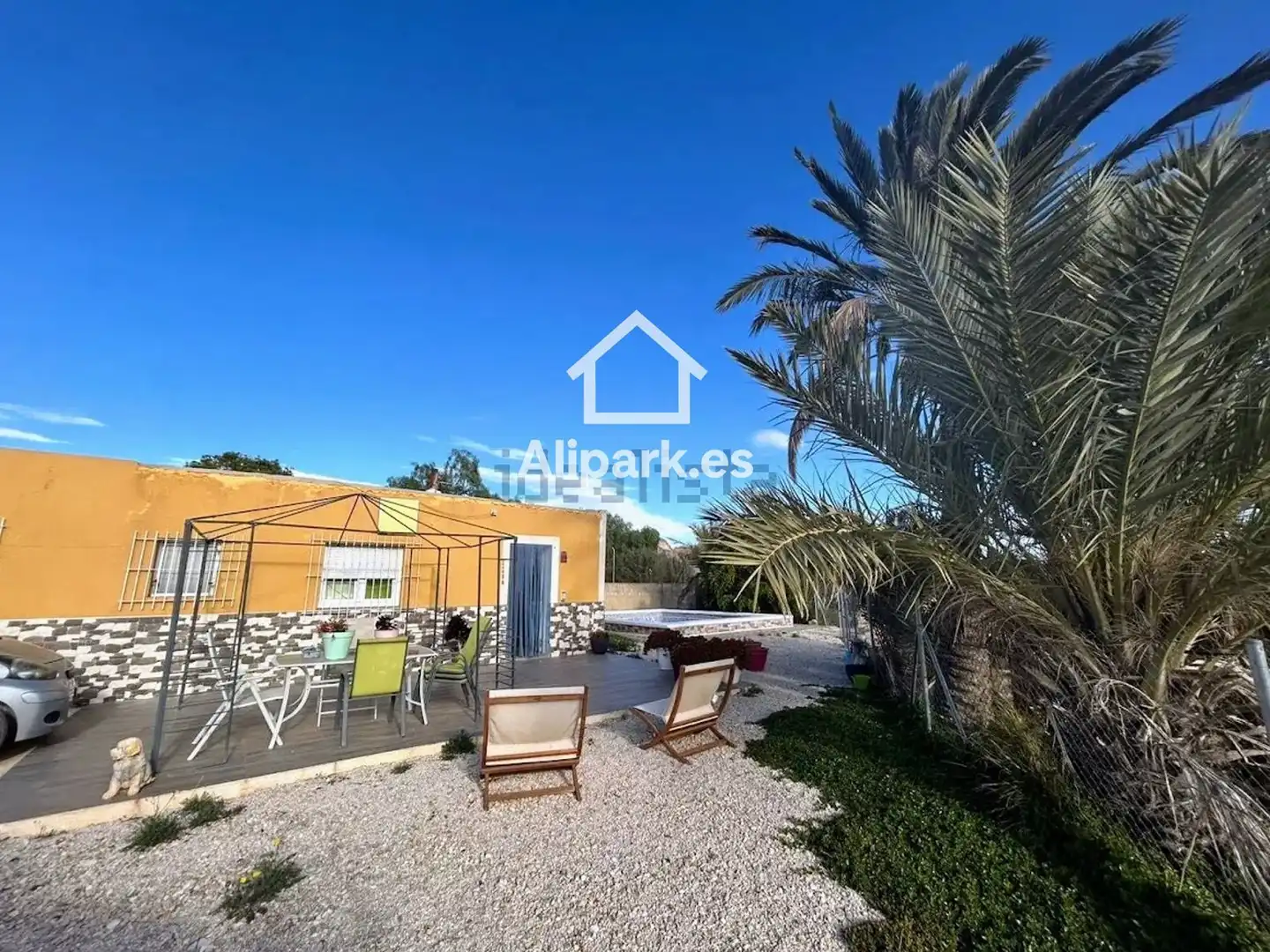 Vista exterior de Casa o chalet en venta en Alicante / Alacant con Trastero, Piscina y Amueblado
