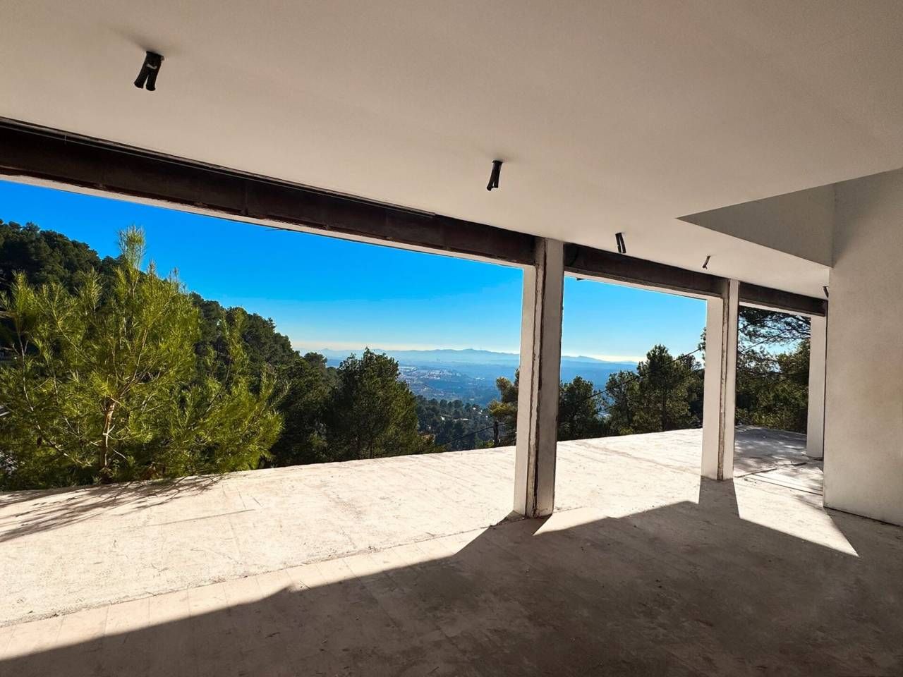 Exterior view of Single-family semi-detached for sale in Castellar del Vallès  with Terrace and Alarm