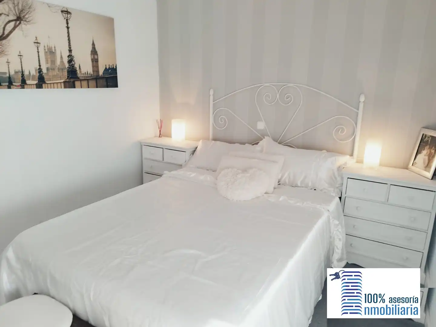 Habitación de Casa adosada en venta en Perales de Tajuña con Aire acondicionado, Calefacción y Jardín privado