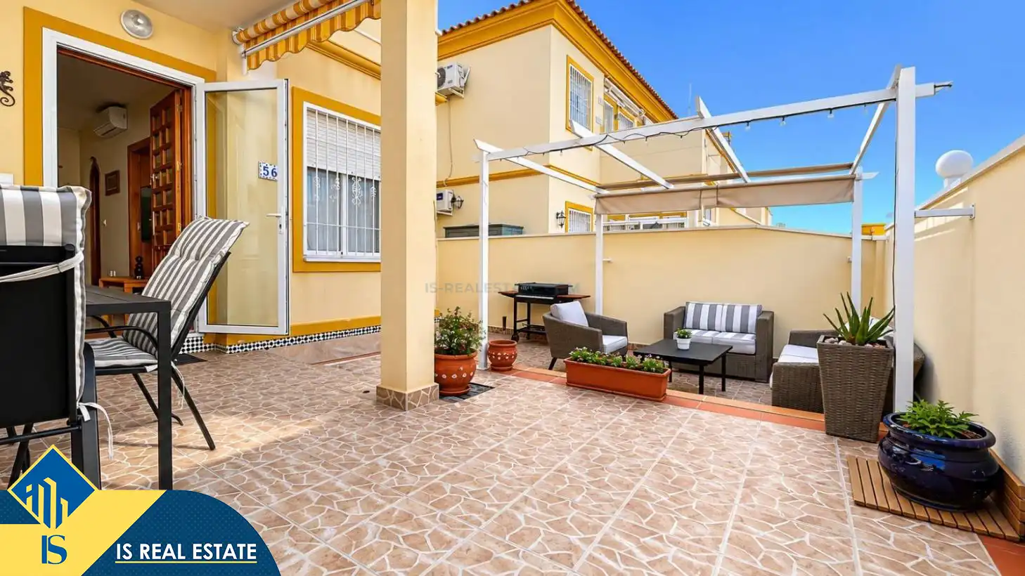 Bungalow with pool for sale in Orihuela Costa