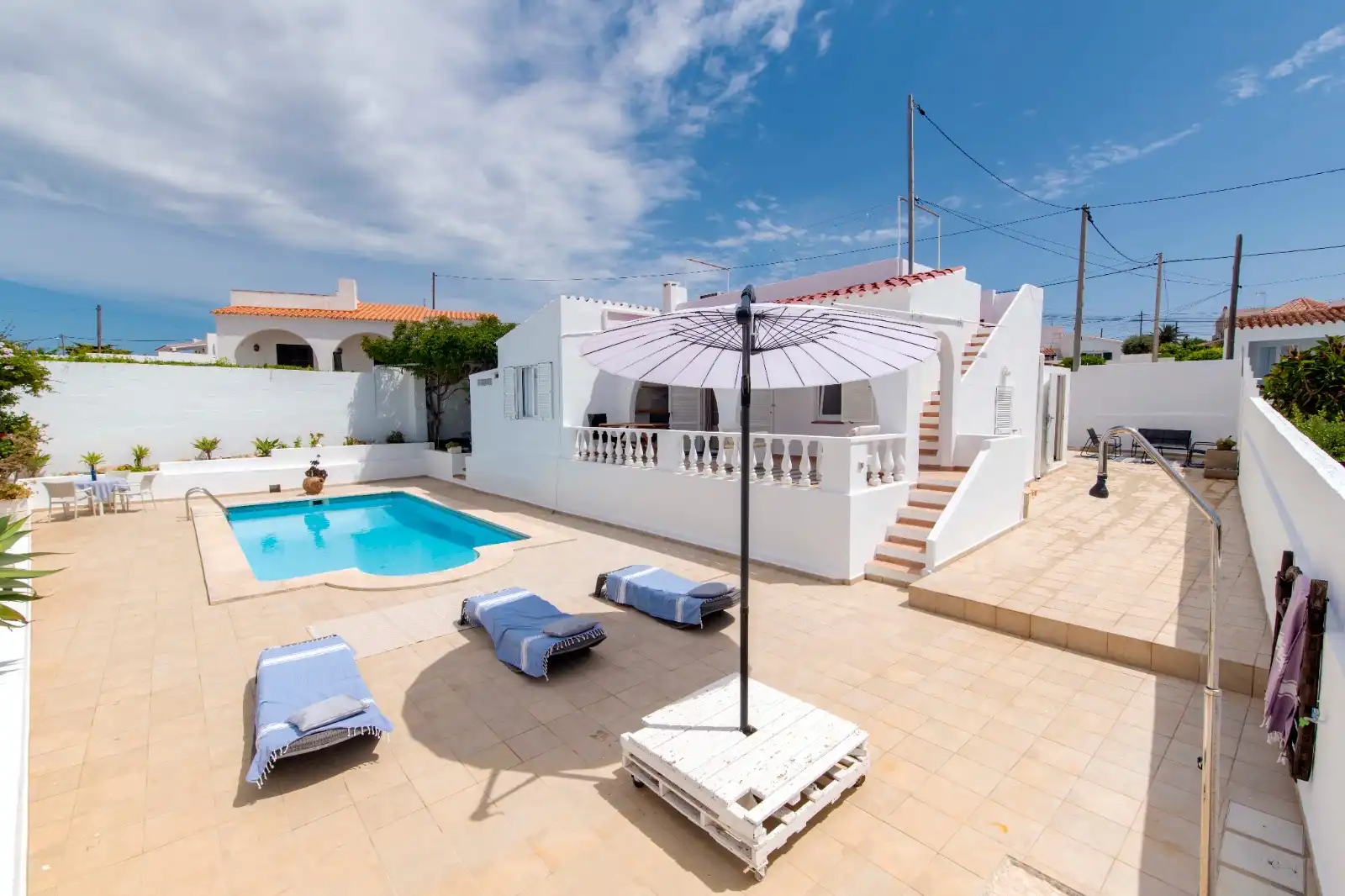 Vista exterior de Casa o xalet en venda en Alaior amb Aire condicionat, Jardí privat i Terrassa