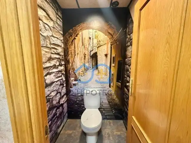 Baño de Local de alquiler en Yuncos con Aire acondicionado