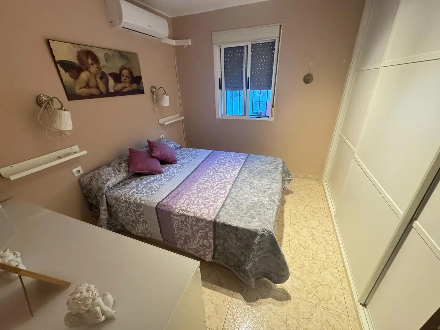 Habitación de Piso en venta en Sevilla con Aire acondicionado y Calefacción