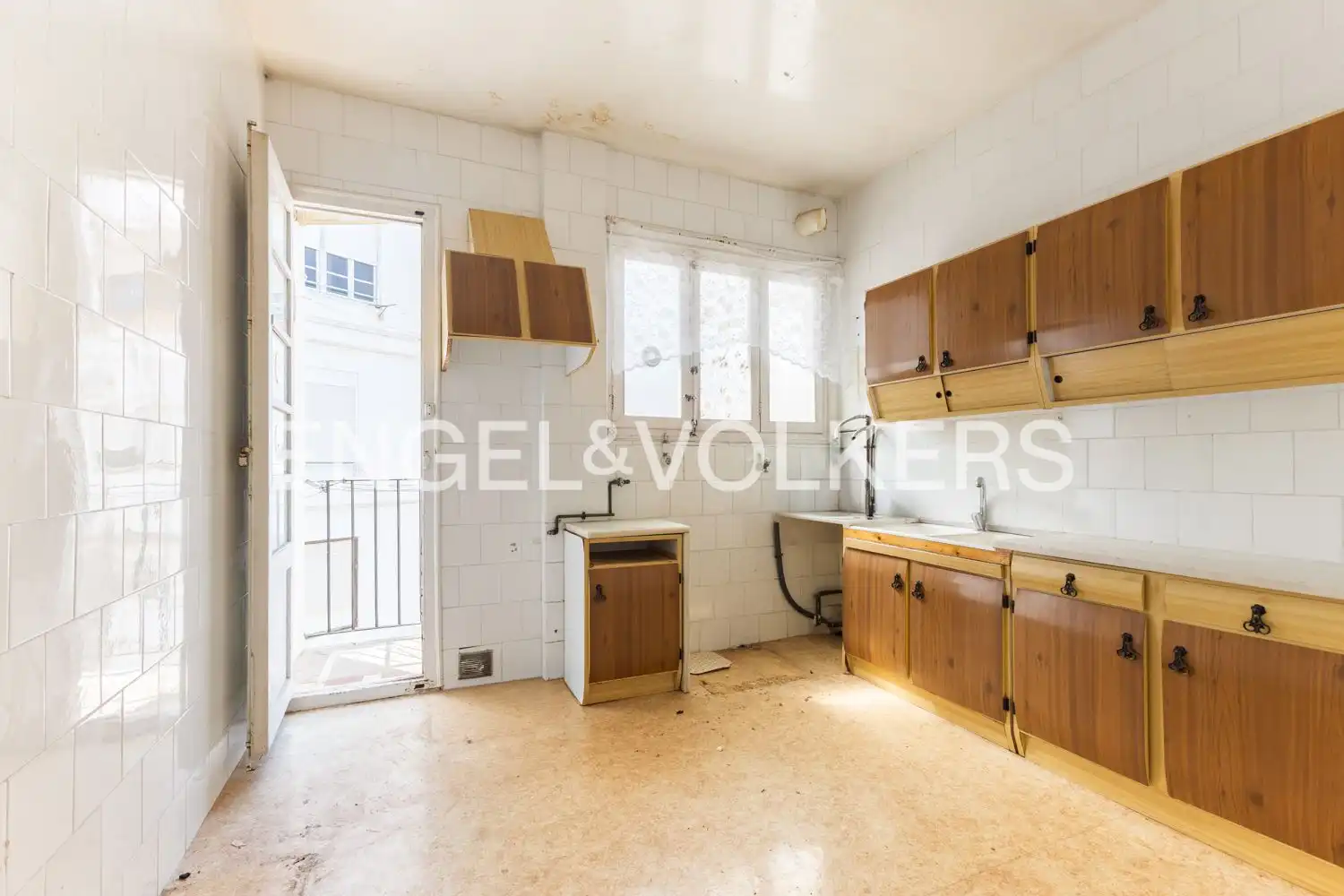 Küche von Wohnung zum Verkauf in Valencia mit Heizung und Balkon