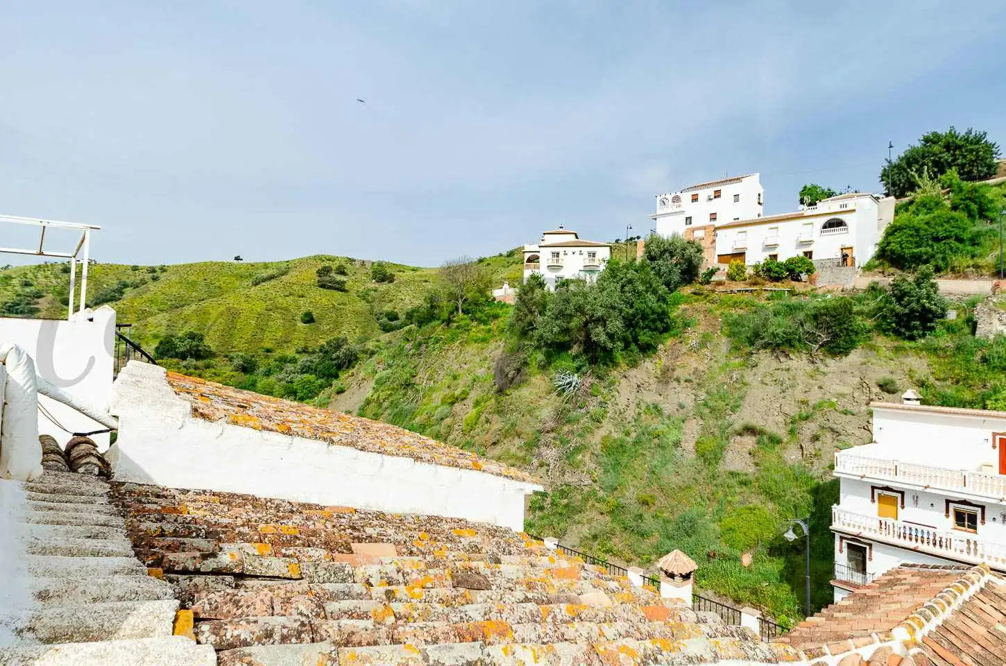 Vista exterior de Casa adosada en venta en Salares con Terraza y Amueblado