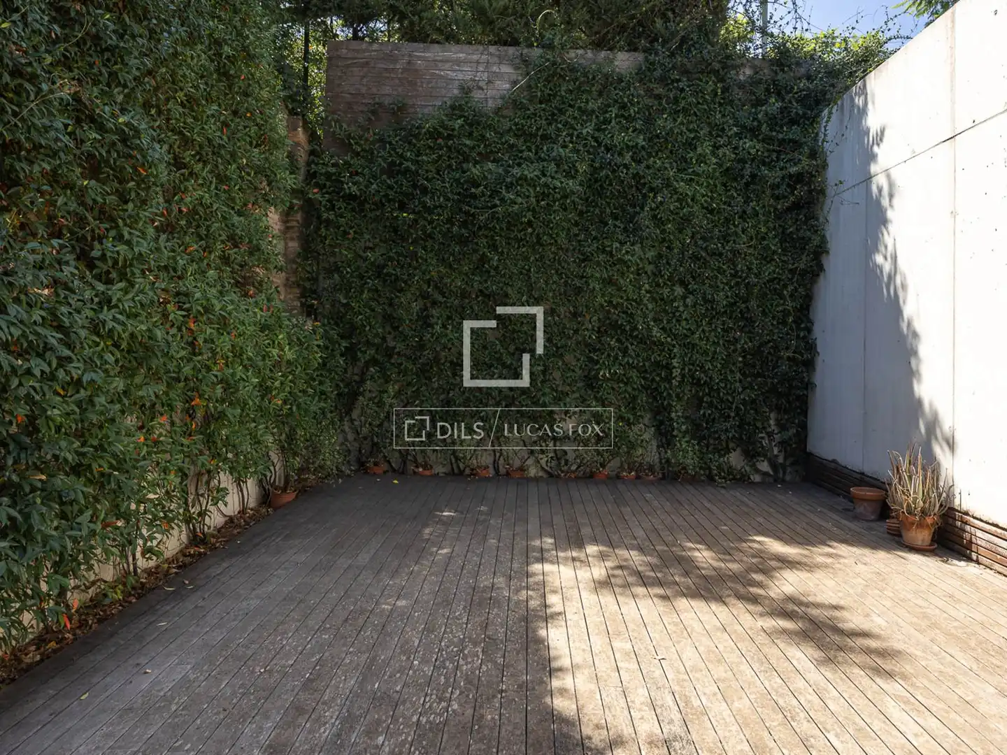 Terrassa de Casa o xalet en venda en Barcelona amb Aire condicionat, Calefacció i Jardí privat