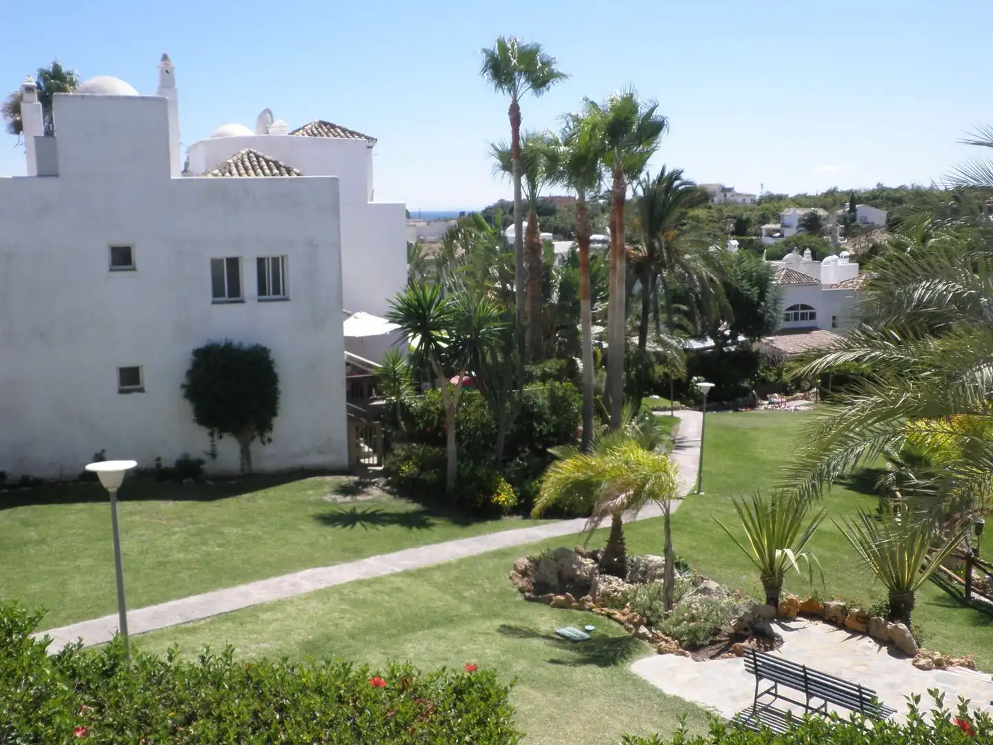 Jardí de Casa adosada en venda en Estepona amb Aire condicionat, Terrassa i TV