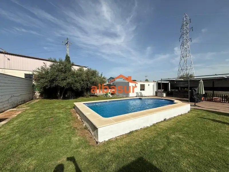 Villa avec piscine à vendre à Avenida Arcangel San Rafael, imagen 5