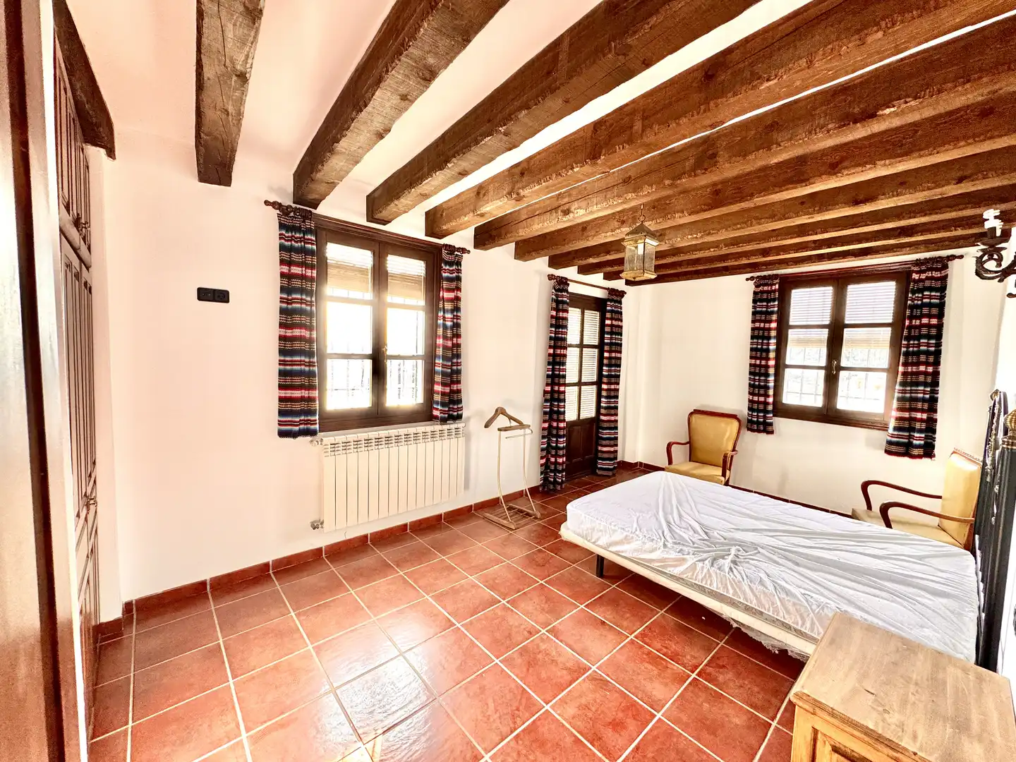 Bedroom of Buildings for sale in Juviles  with Alarm