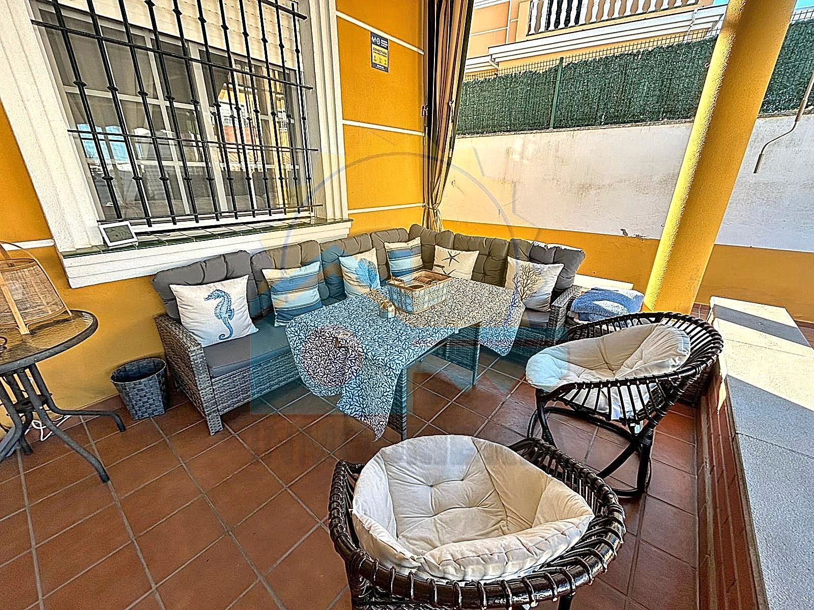 Terrassa de Casa adosada en venda en Punta Umbría amb Aire condicionat, Calefacció i Jardí privat