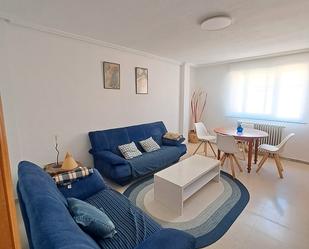 Sala d'estar de Pis de lloguer en Santa Marta de Tormes amb Calefacció, Moblat i Forn