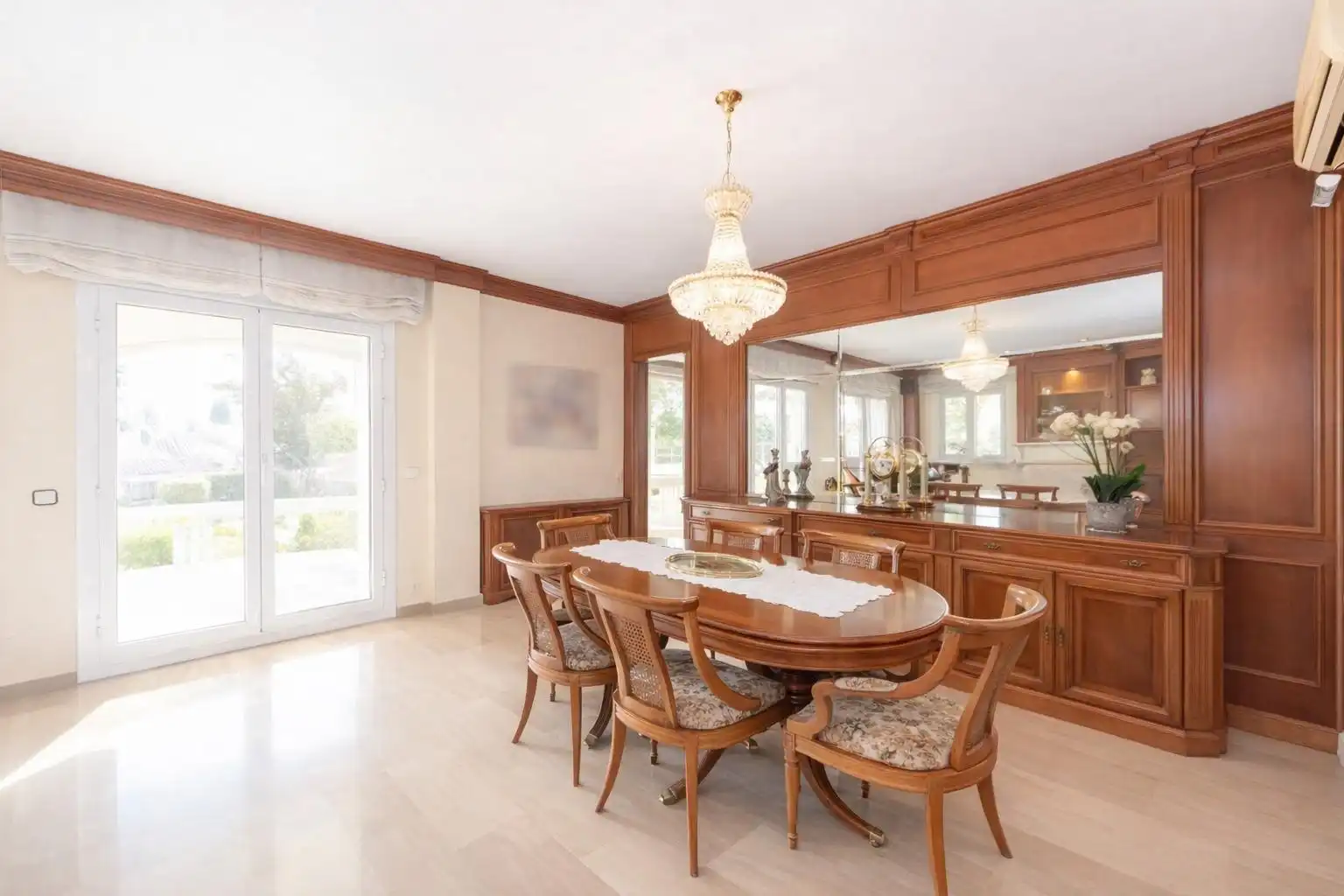 Comedor de Casa o chalet en venta en Argentona con Aire acondicionado, Calefacción y Jardín privado