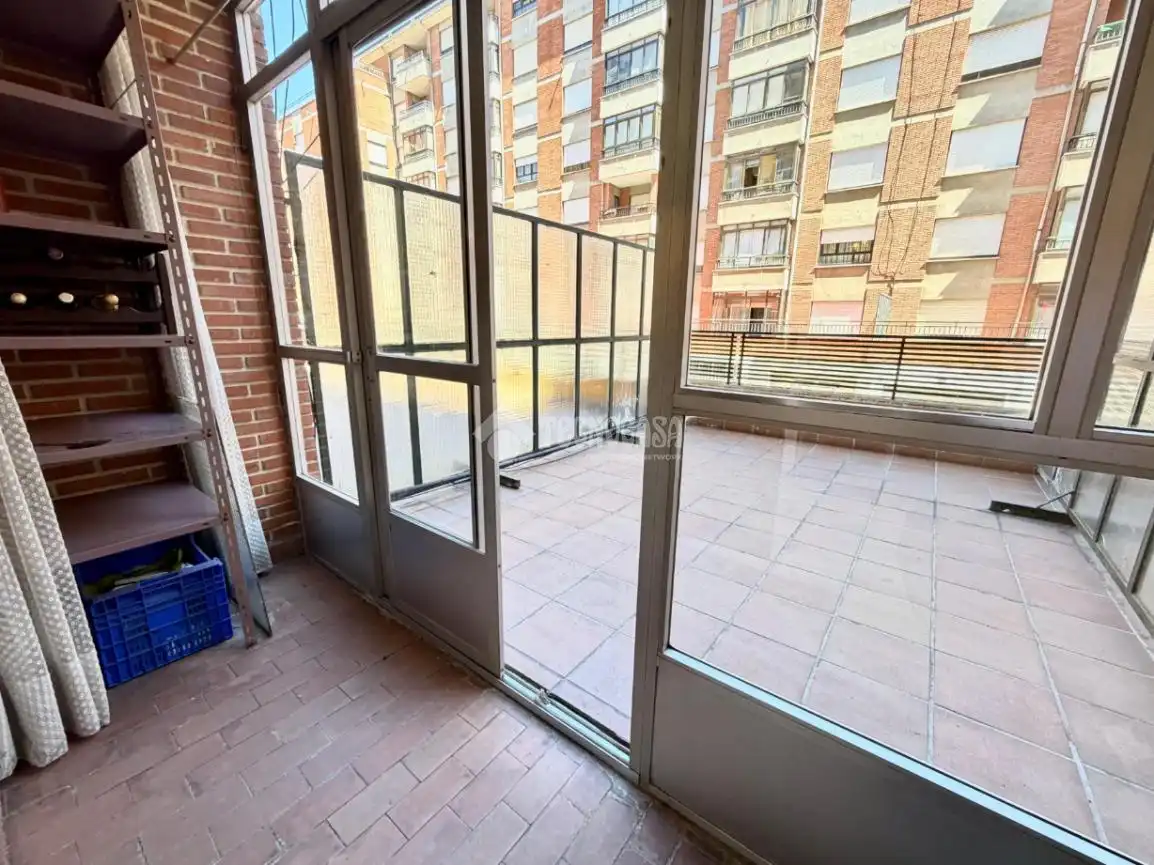 Pis en venda en León Capital  amb Calefacció, Parquet i Terrassa