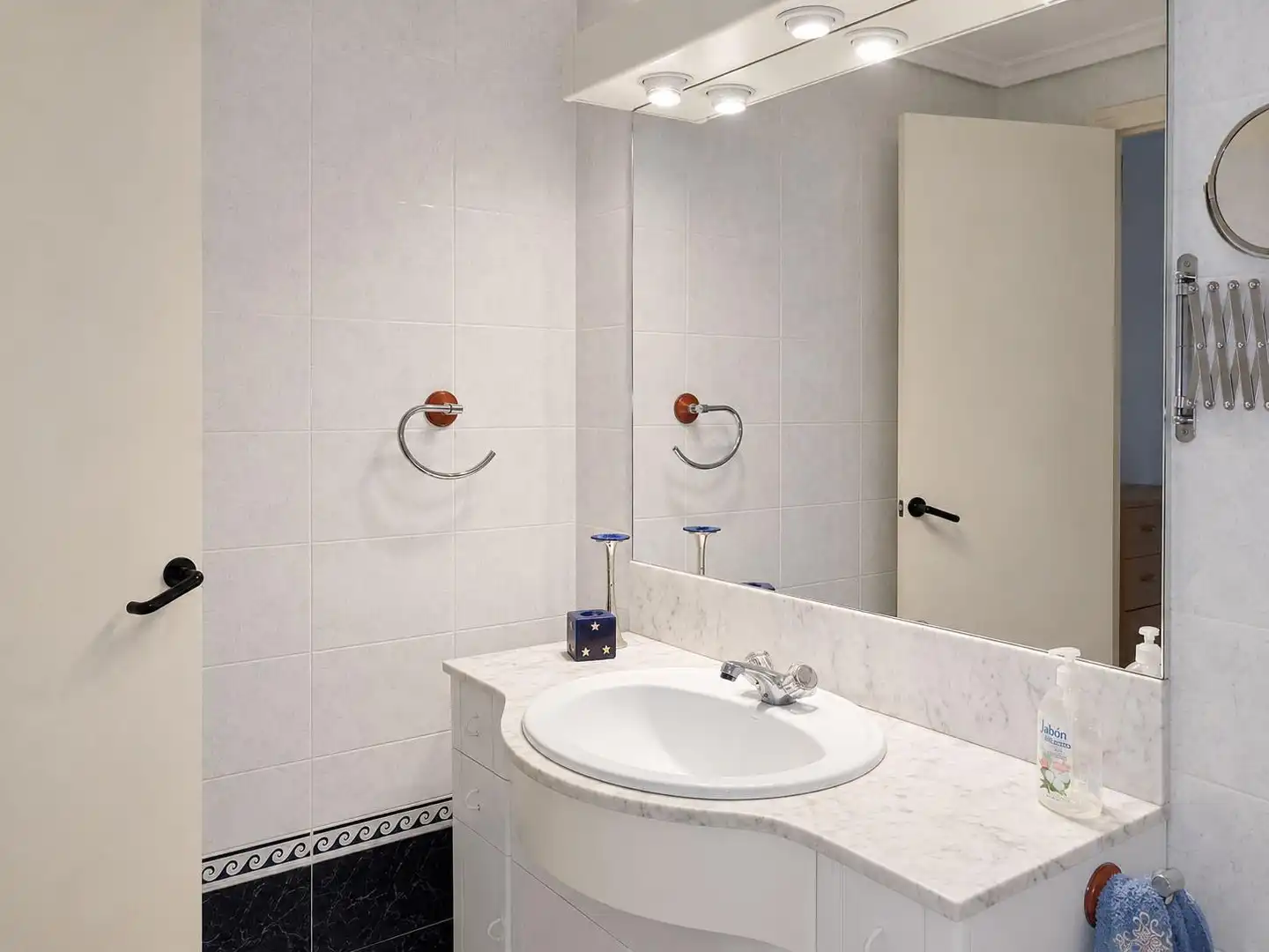 Baño de Piso en venta en Amposta con Terraza, Trastero y Amueblado
