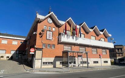 Vista exterior de Pis en venda en Loeches amb Aire condicionat