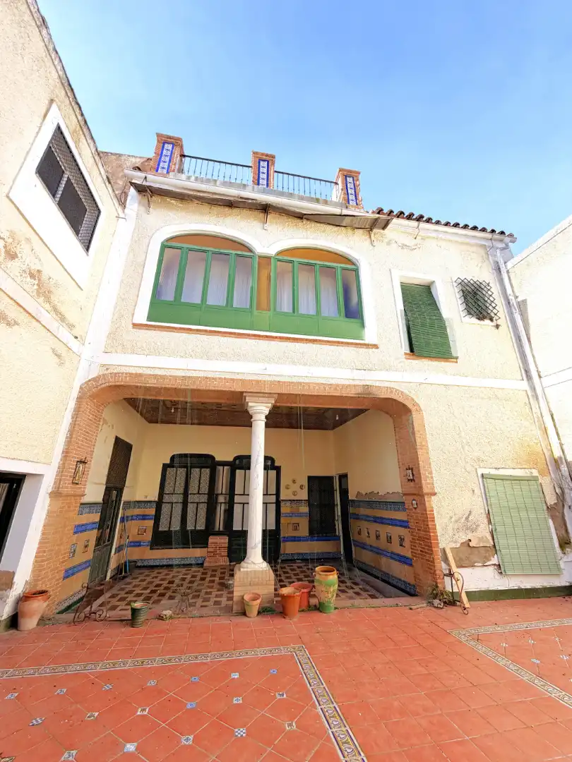 Vista exterior de Casa adosada en venda en Zafra amb Aire condicionat i Balcó