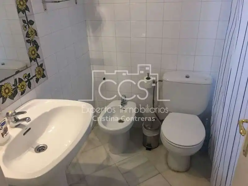 Bany de Casa adosada en venda en Sevilla amb Aire condicionat