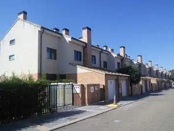 Chalet con piscina en venta en Simancas