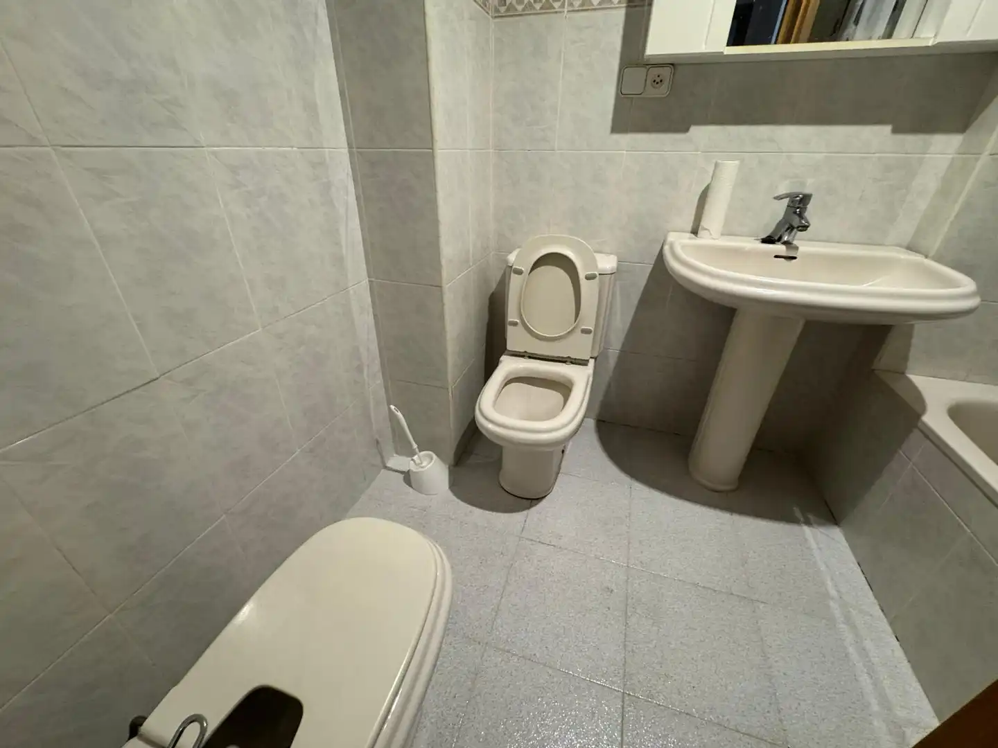 Baño de Piso de alquiler en Burjassot con Amueblado y Balcón