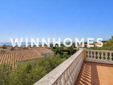 Casa con balcón en venta en Carrer Pindar