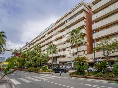 Exterior view of Flat for sale in Estepona  with Air Conditioner