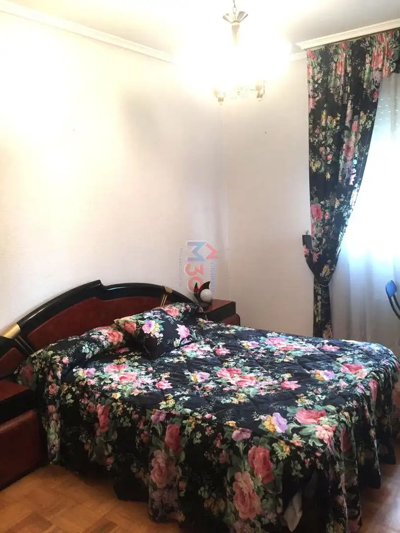 Habitación de Apartamento en venta en Miranda de Ebro con Calefacción, Parquet y Trastero